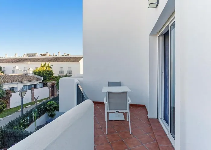 شقة 3 Bed Townhouse Close To The إِستيبونا