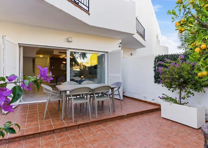 شقة 3 Bed Townhouse Close To The *