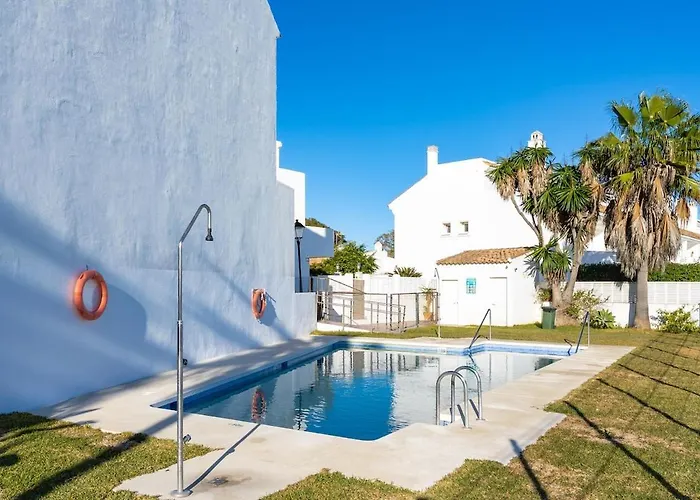 شقة 3 Bed Townhouse Close To The إِستيبونا