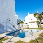 Apartment 3 Bed Townhouse Close To The Estepona