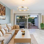 Apartment 3 Bed Townhouse Close To The