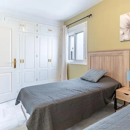 3 Bed Townhouse Close To The 아파트 *